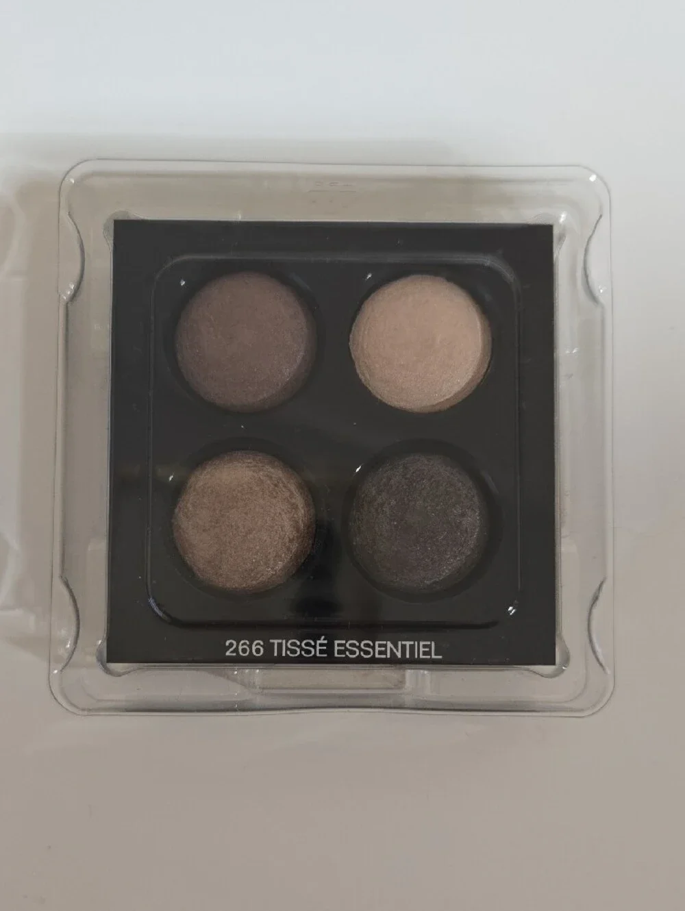 NEW!! CHANEL Eyeshadow Quad in Tisse Essentiel